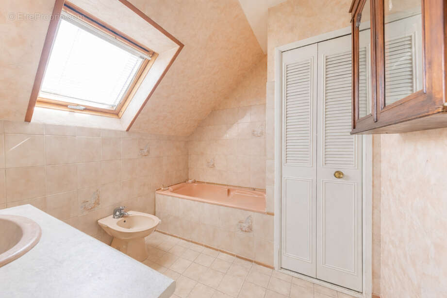 Maison à OZOIR-LA-FERRIERE