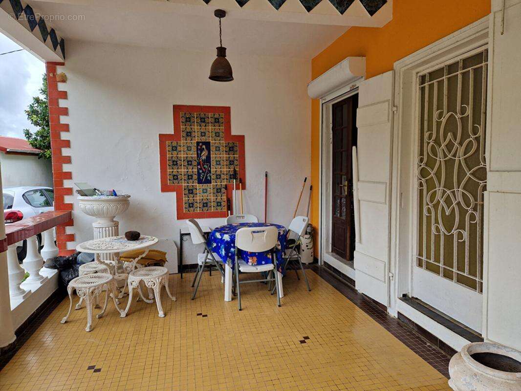 Appartement  4 pièce(s) 117 m2 , 3  chambres, rez-de-chaussée, grande terrasse, Gourbeyre - photo 5