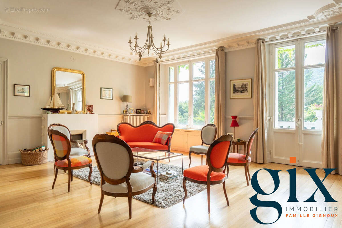 Maison à LA TRONCHE