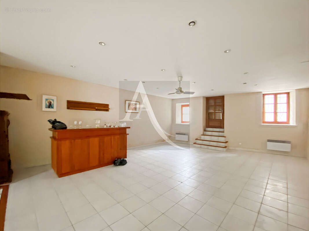 Maison à MONTAIGU-DE-QUERCY