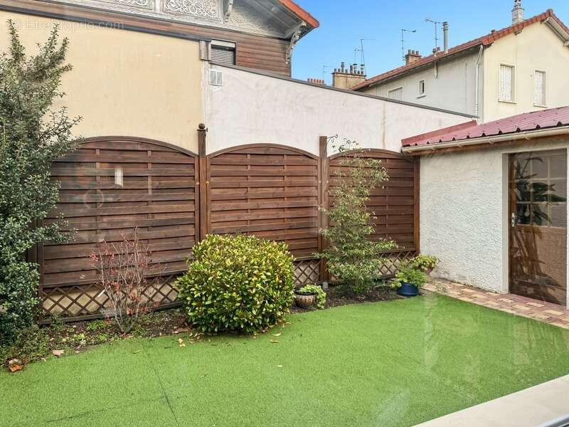 Maison à COURBEVOIE