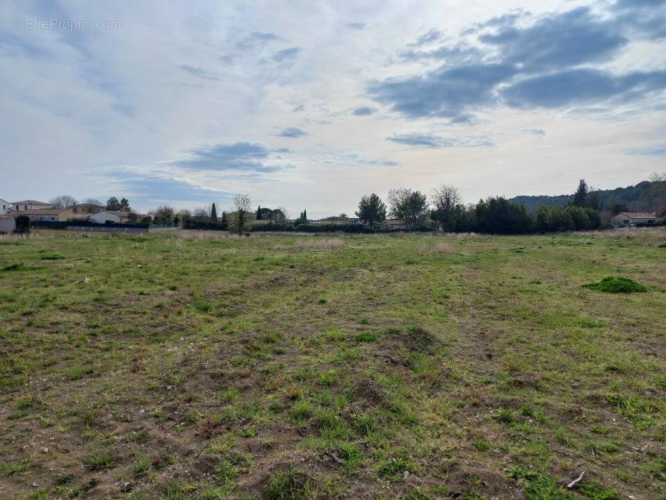 Terrain à CEYRAS