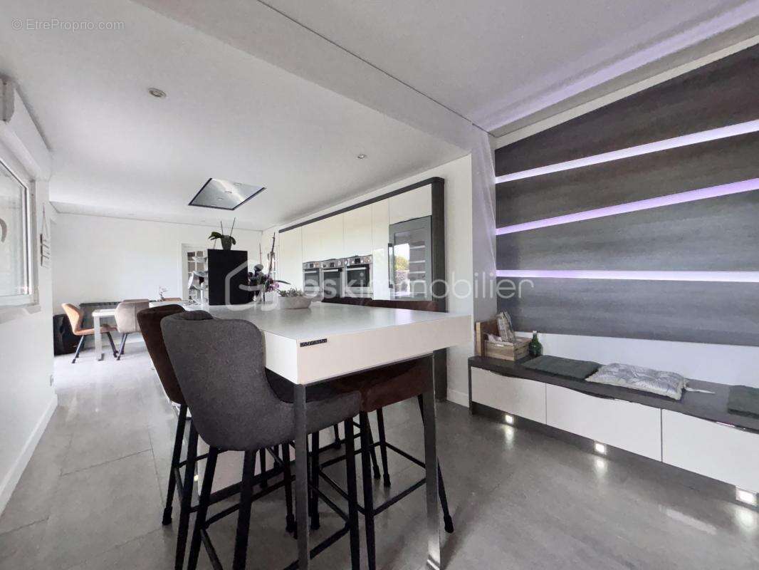 Maison à AUBRY-DU-HAINAUT