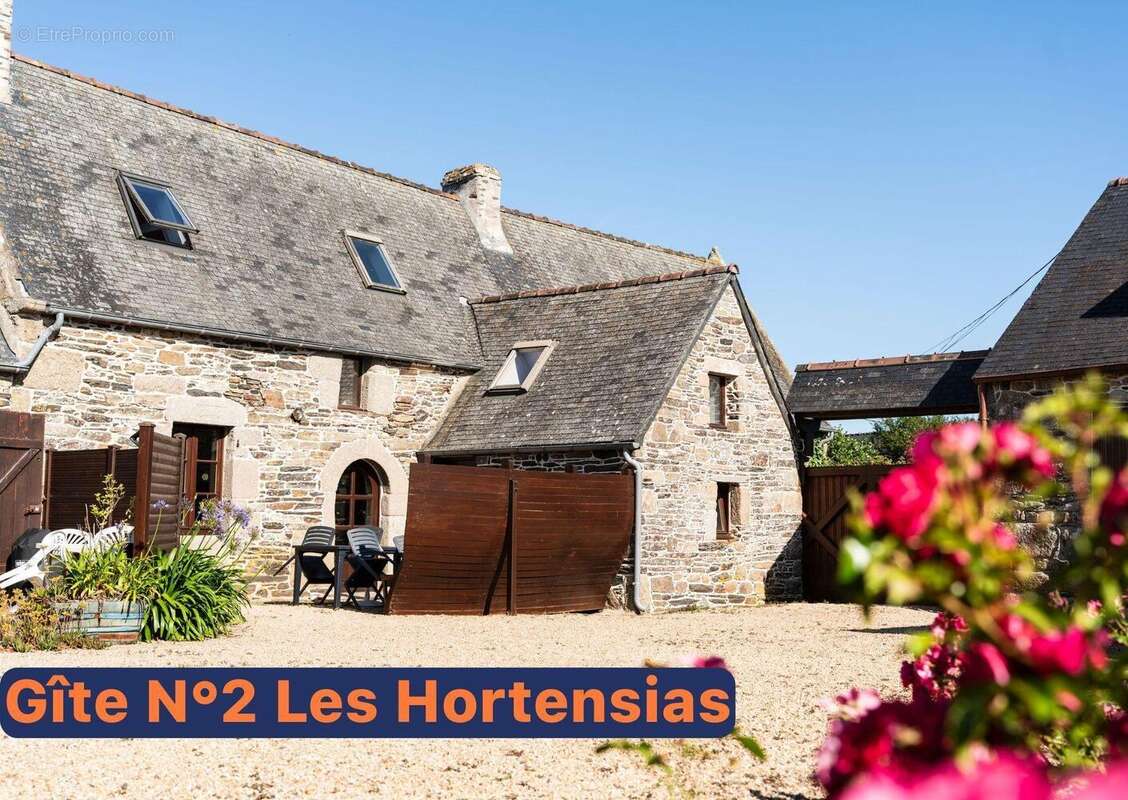 Maison à TREDREZ-LOCQUEMEAU