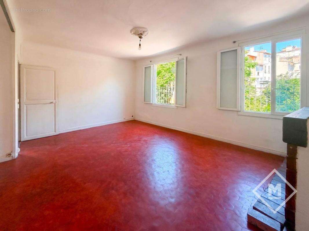 Appartement à MARSEILLE-6E