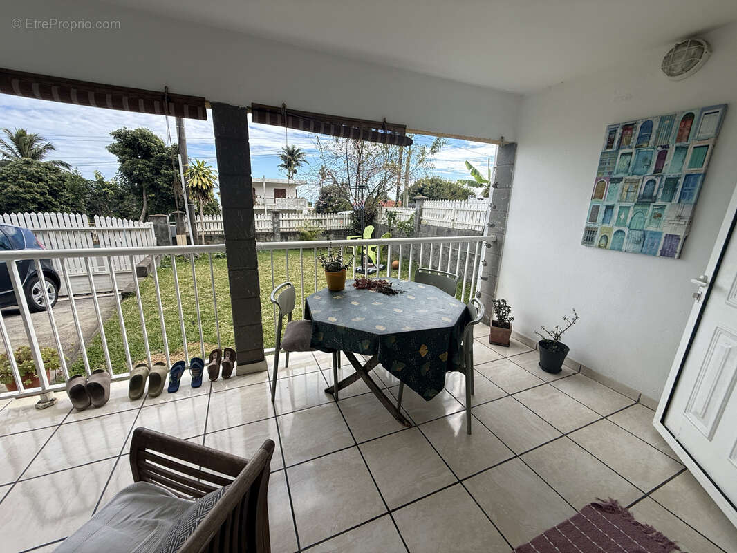 À vendre   appartement f3/4 de 98 m2 avec jardin à la saline les hauts  vendu loué - photo 10