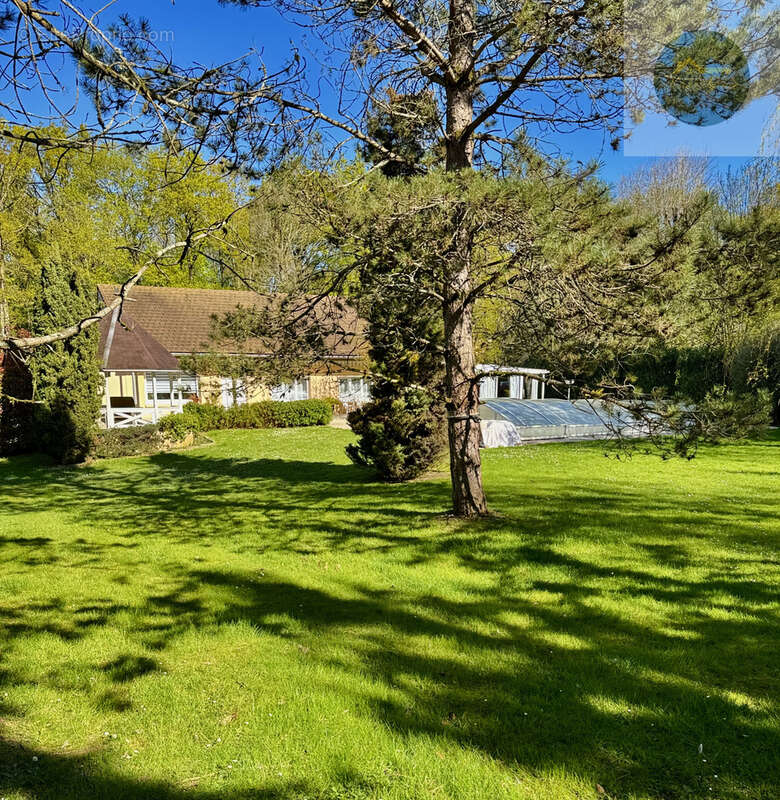 Maison à VAUX-SUR-LUNAIN
