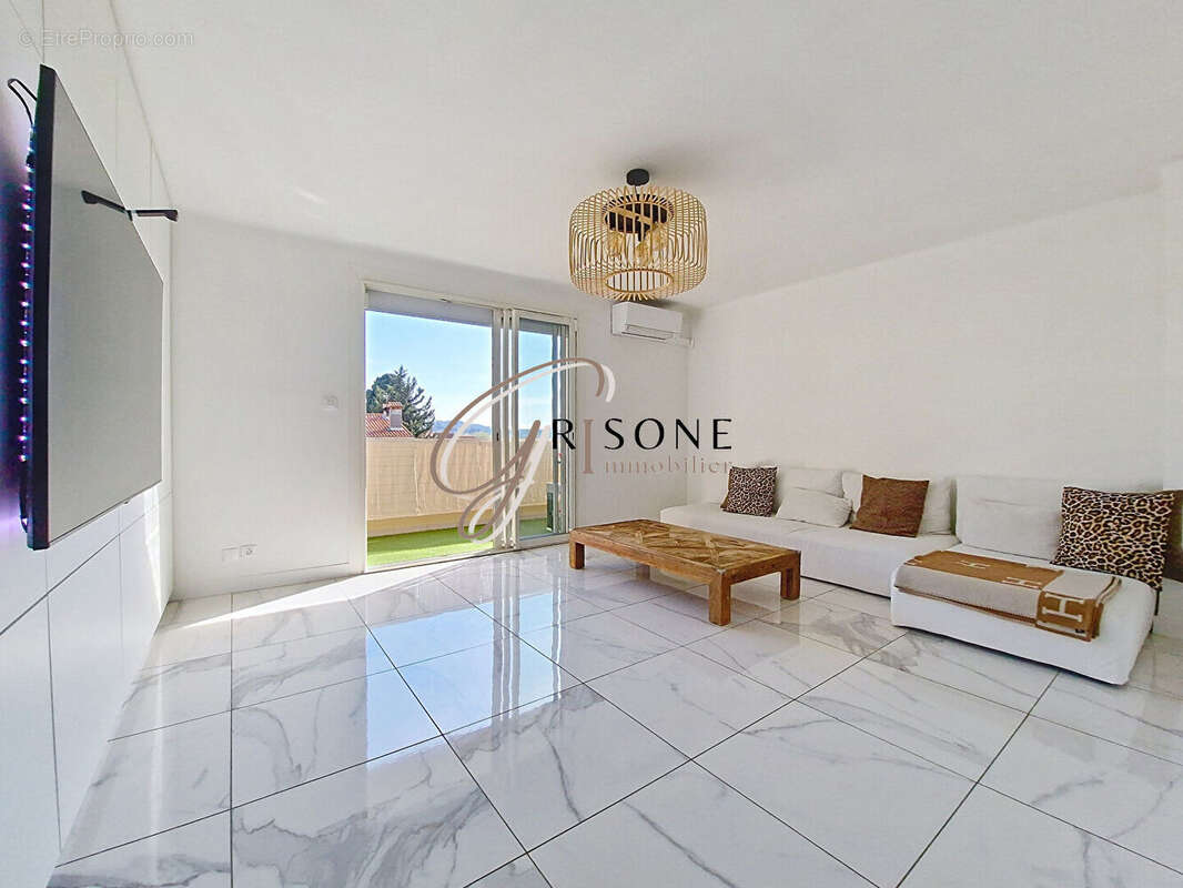 Appartement à SIX-FOURS-LES-PLAGES