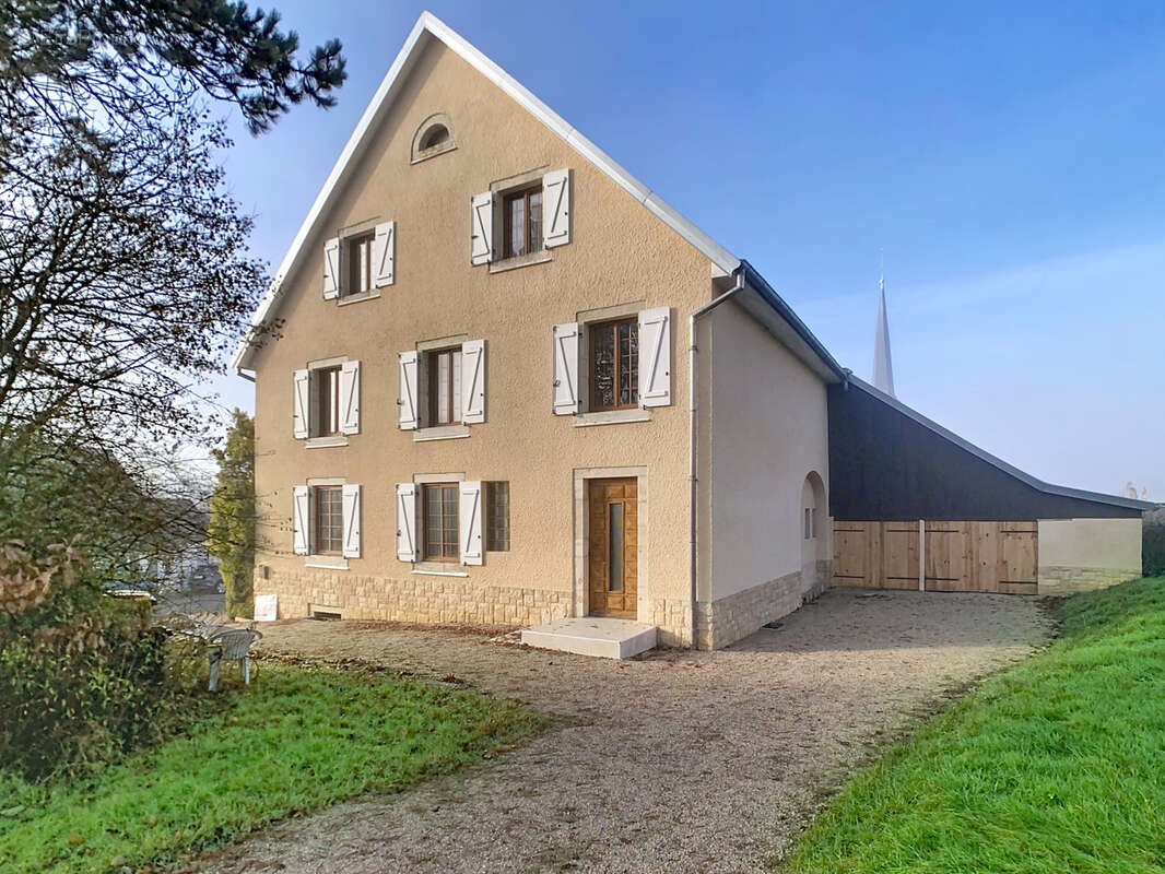 Maison à DAMPIERRE-LES-BOIS