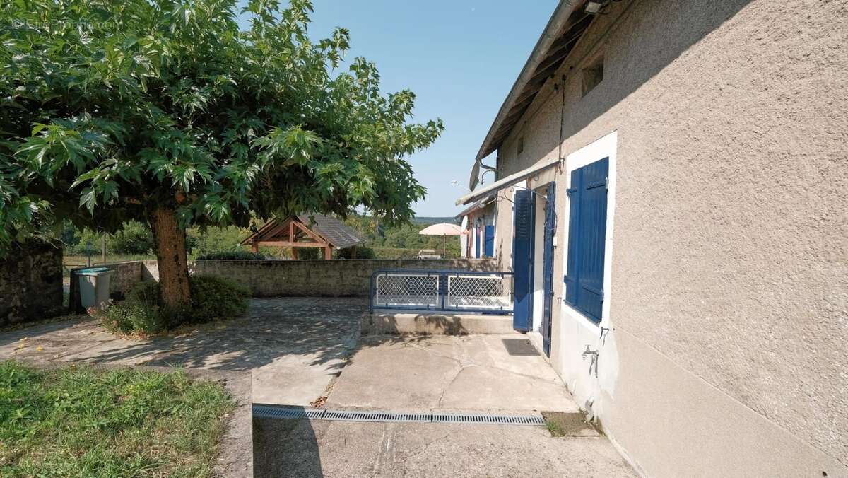Maison à ARLEUF
