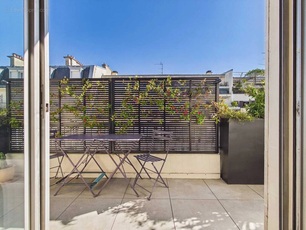 Appartement à PARIS-15E