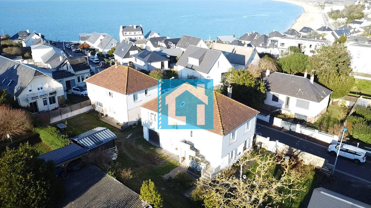 Maison à DONVILLE-LES-BAINS