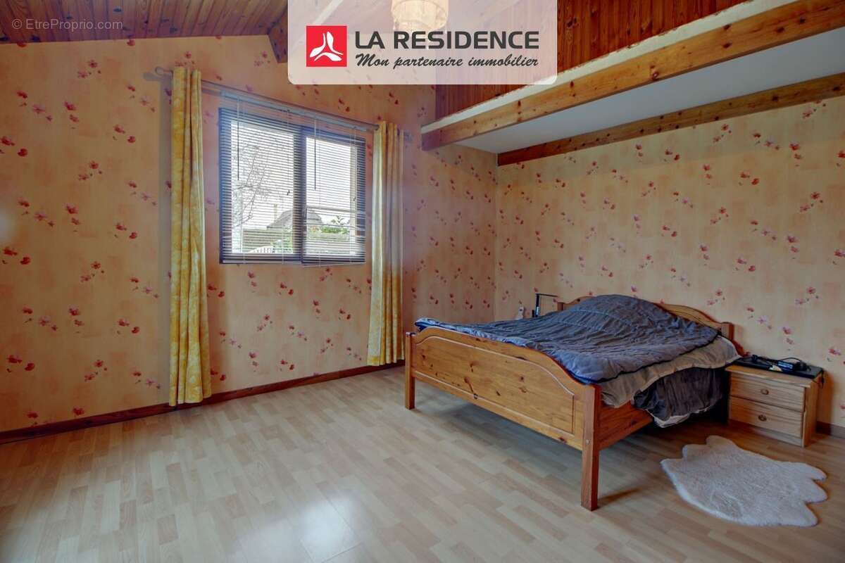 Maison à COURCELLES-SUR-SEINE