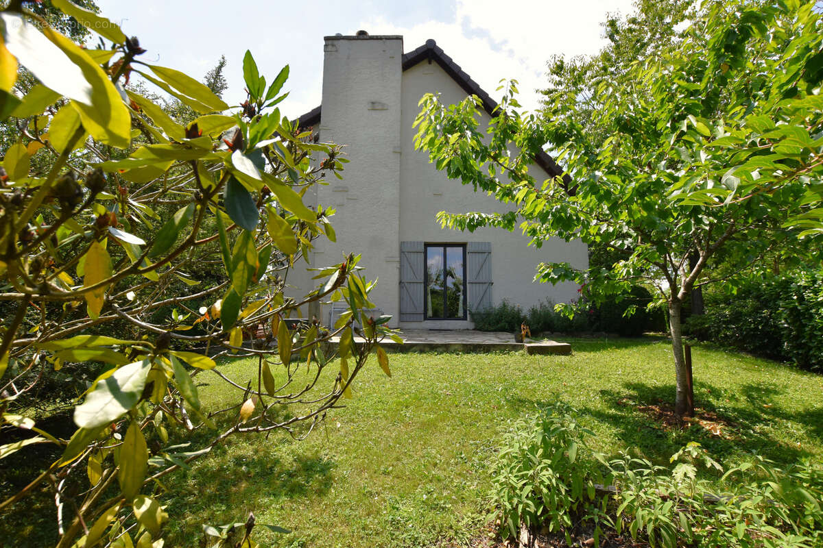 Maison à LES ESSARTS-LE-ROI