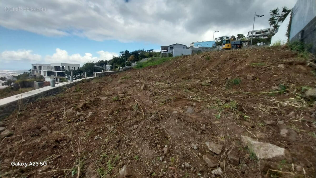 Terrain à SAINT-DENIS