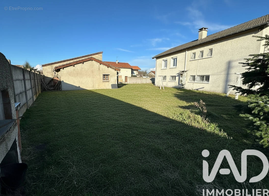 Photo 1 - Maison à VEAUCHE
