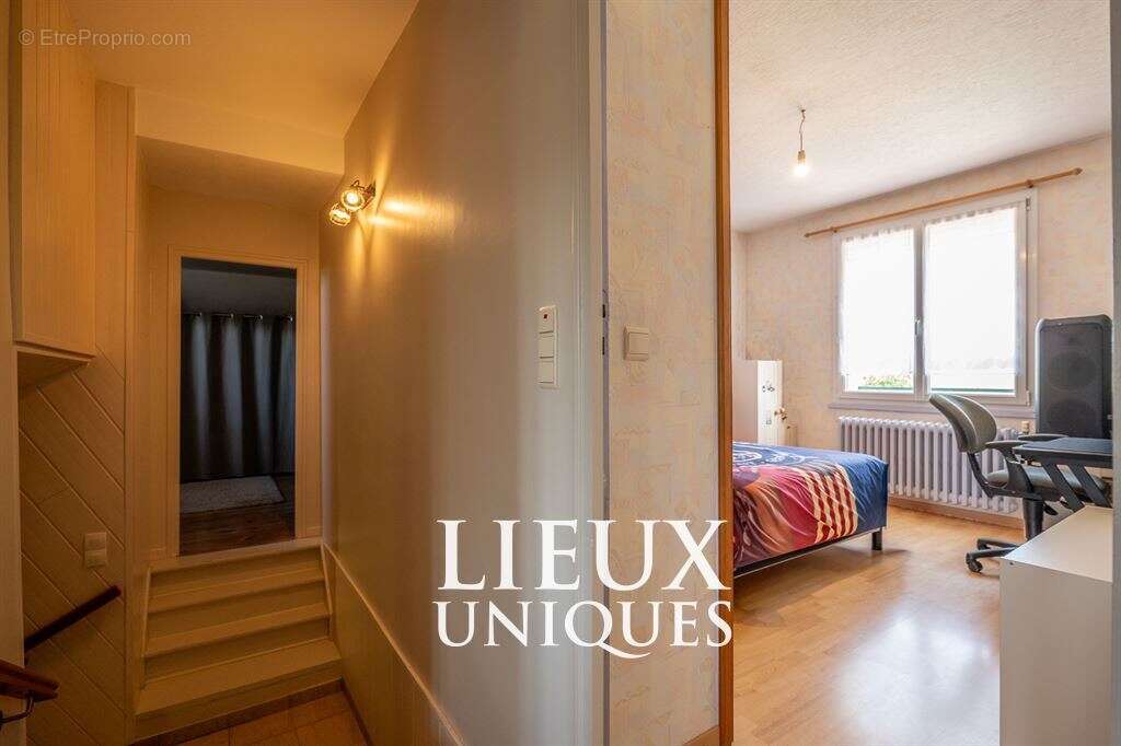 Lieux uniques ® x propriétés privées propose maison de  187 m² sur un terrain de 1295 m² à cellettes - photo 9