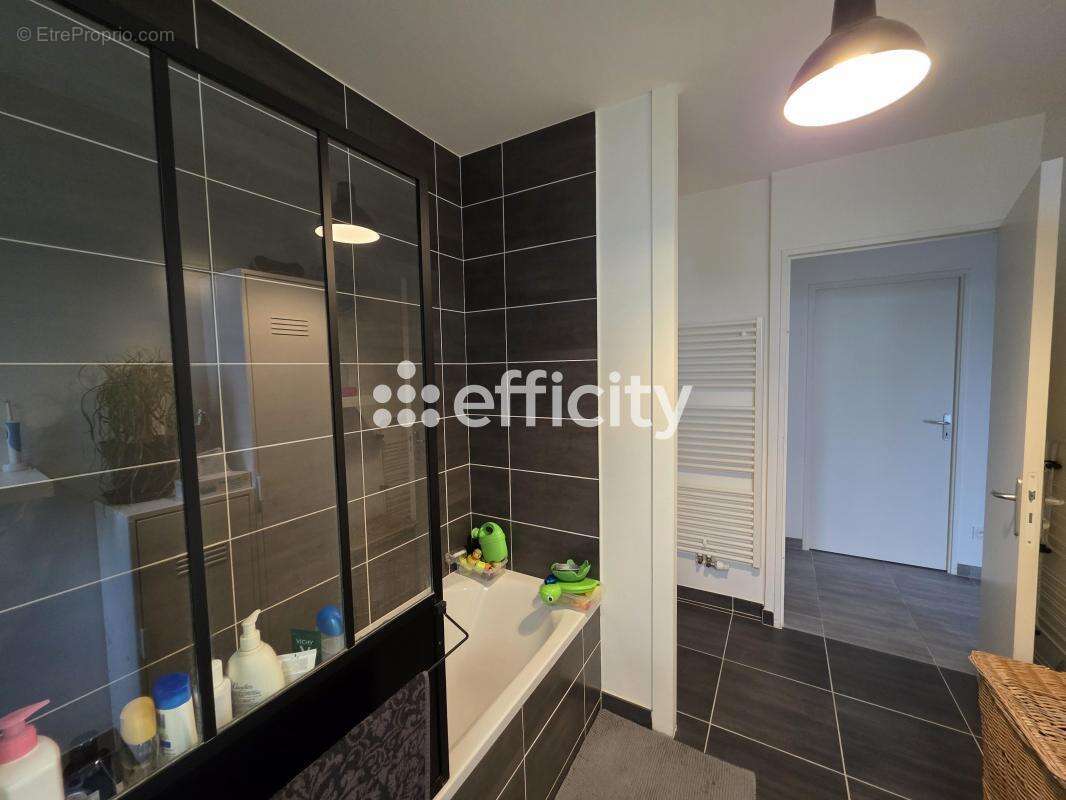 Appartement à LYON-9E