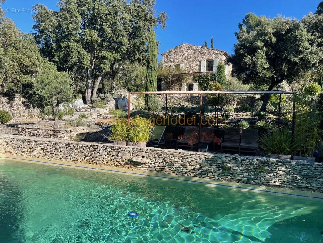 Appartement à SAUMANE-DE-VAUCLUSE