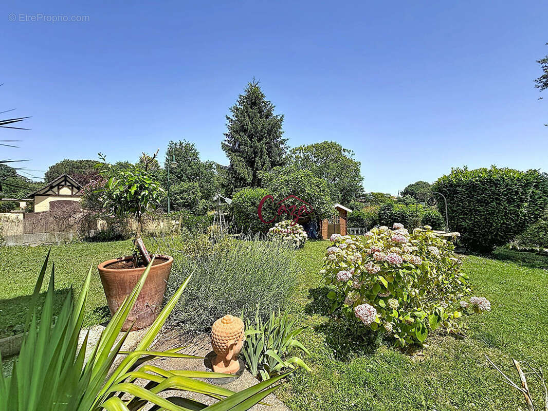 Maison en pierre avec beau jardin POMPIGNAC - photo 9