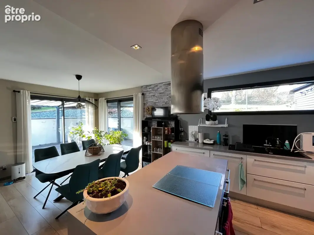 Proche MONTBELIARD - Maison récente T5 de Plain-pied avec piscine (Réf VM3334) - photo 7