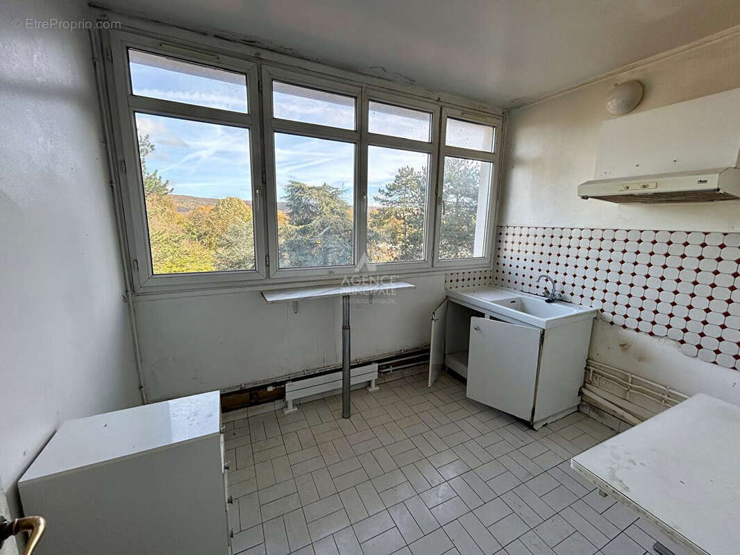 Appartement à VERNEUIL-SUR-SEINE