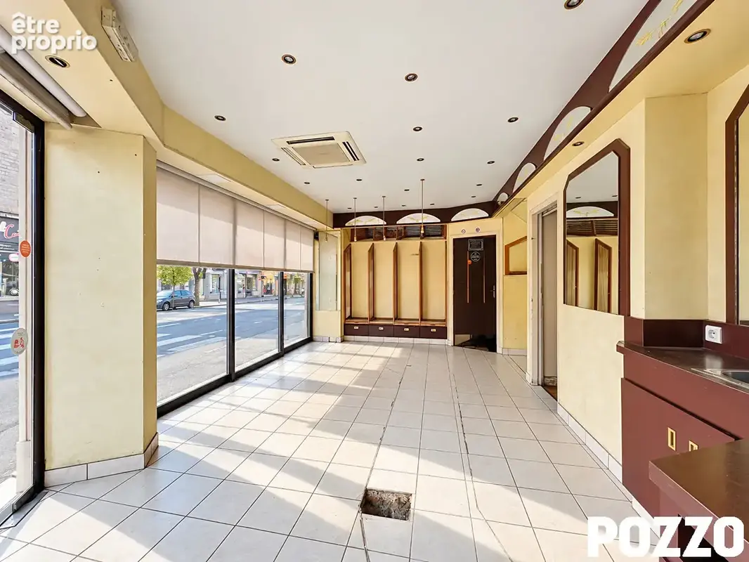 A Vendre - Saint Hilaire Du Harcouet - Immeuble 5 pièce(s) 245 m² - local commercial - appartement - maison - photo 3