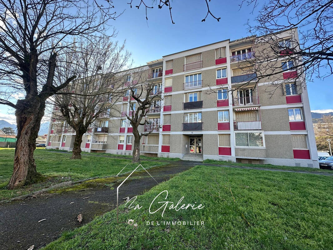 Appartement à LE PONT-DE-CLAIX