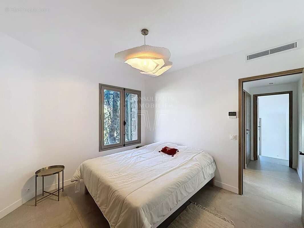 Maison à MANDELIEU-LA-NAPOULE