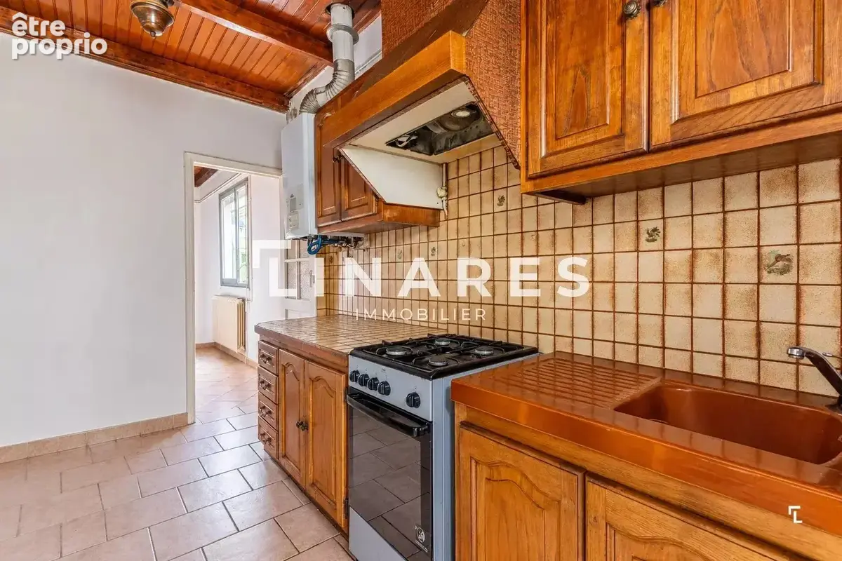 DOUBLE PERSPECTIVE -  Villa T4 de 117 m² + maison de ville T3 de 56 m² – deux places de parking – Jardin – Piscine – 13010 - photo 9