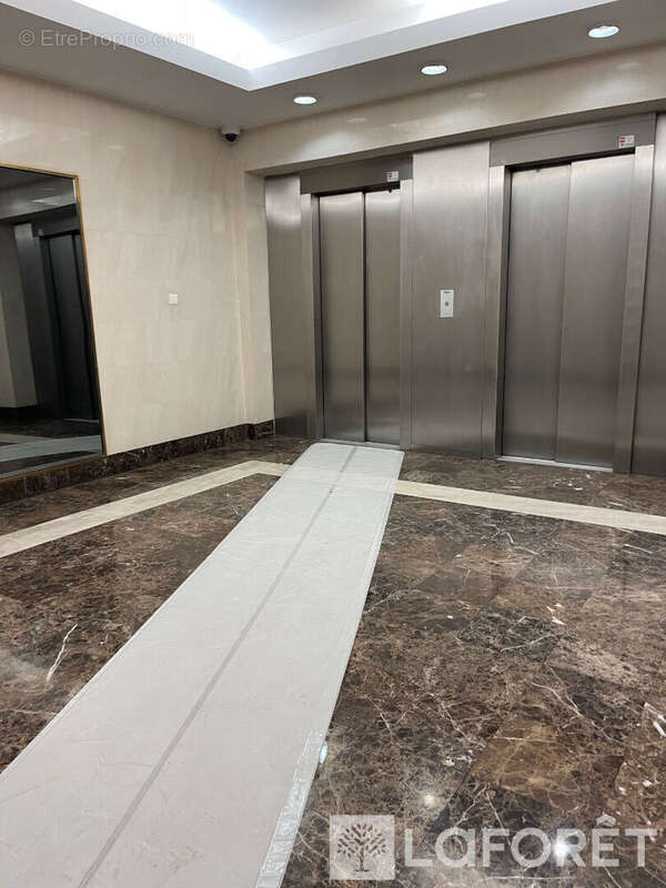 Appartement à PARIS-10E