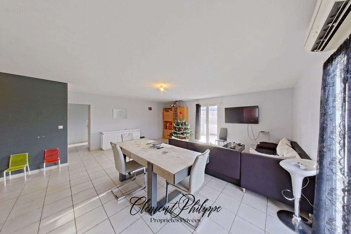 Maison à MOUSSOULENS