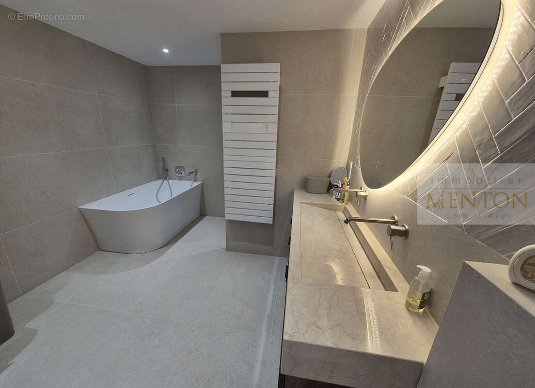 Appartement à MENTON