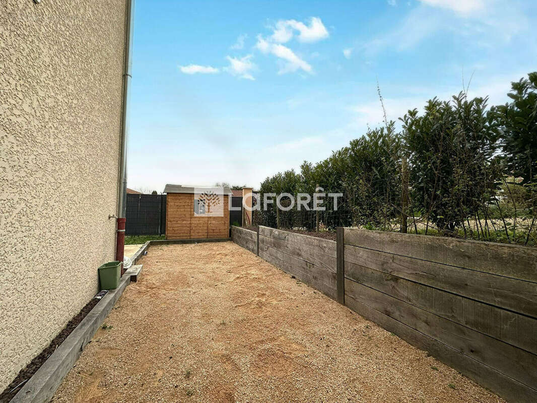 Maison à CHANOZ-CHATENAY