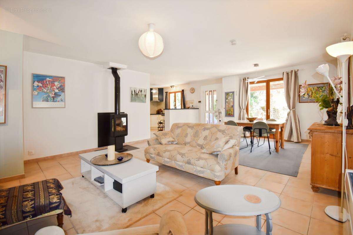 Maison à VERS-PONT-DU-GARD