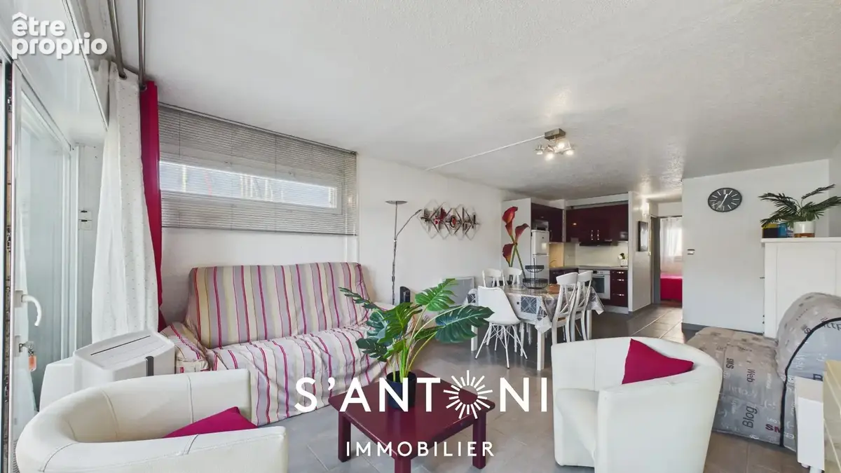 LE CAP D' AGDE - Avant Port - Magnifique Appartement de type T2 + Cabine - vue d' exception - Parking - Cellier - Cave - photo 3