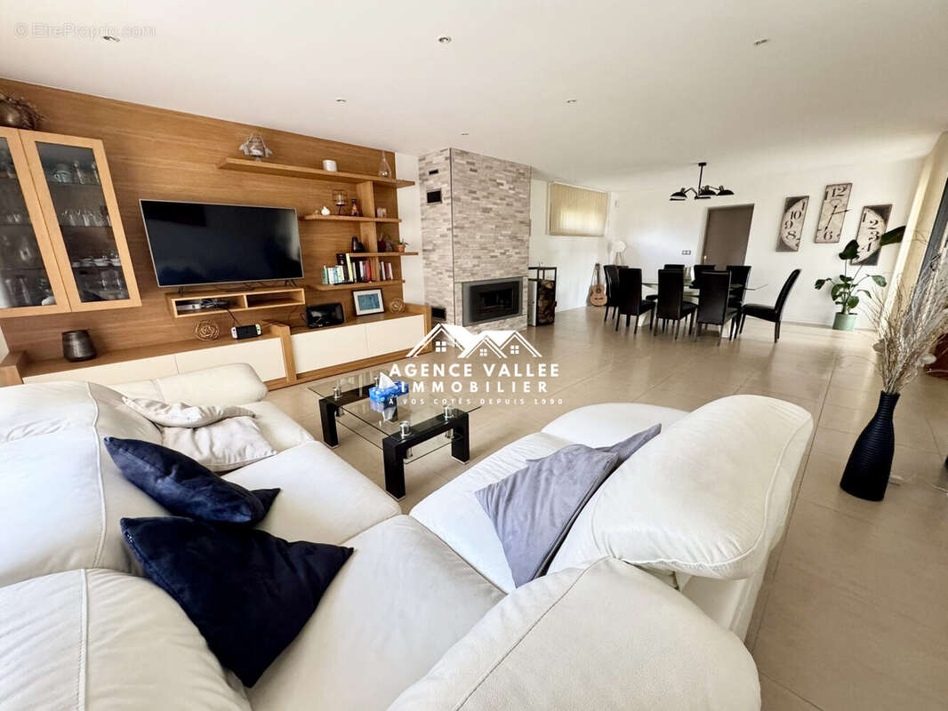 Maison à SAINTRY-SUR-SEINE