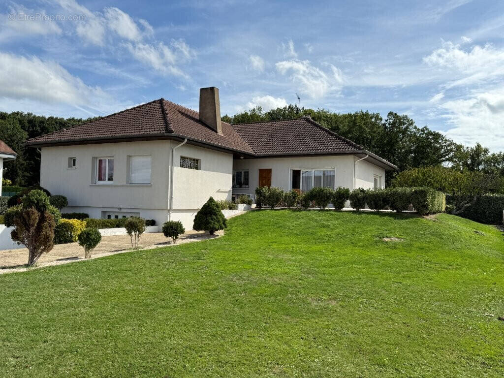 Maison à PIERRE-DE-BRESSE