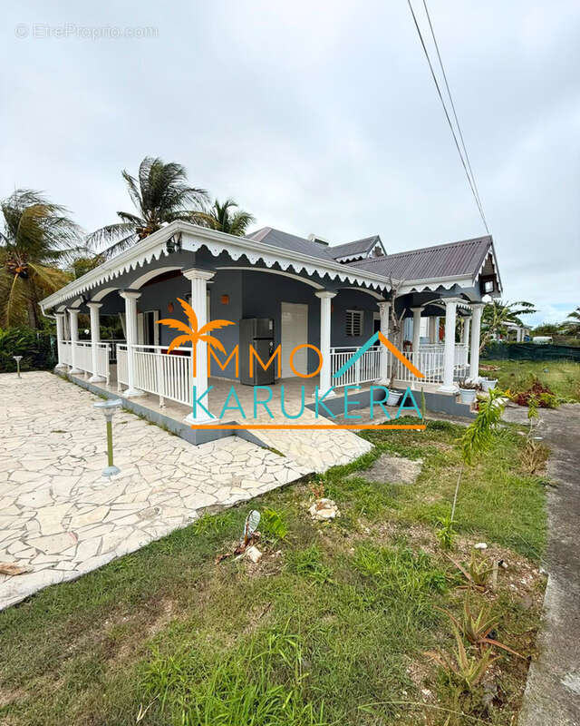 À vendre villa créole vue mer 350 m de la plage au moule - photo 2