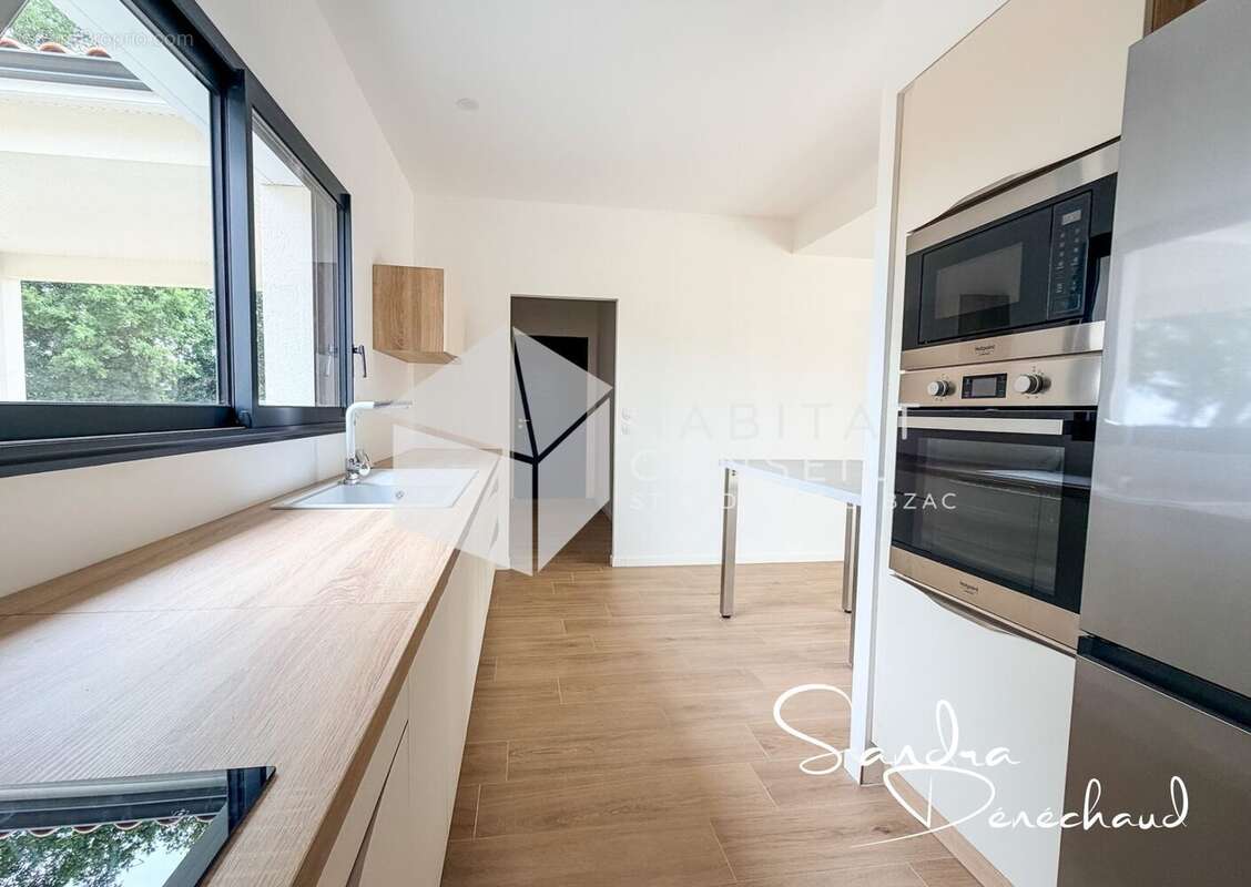 Maison 107 m² à Plassac  - photo 2