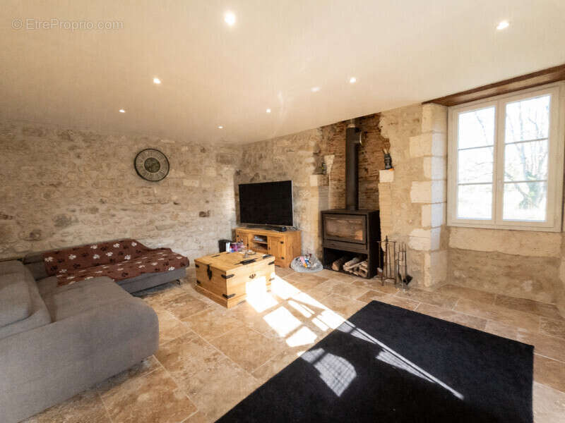 Maison 89 m² à Courgeac  - photo 25