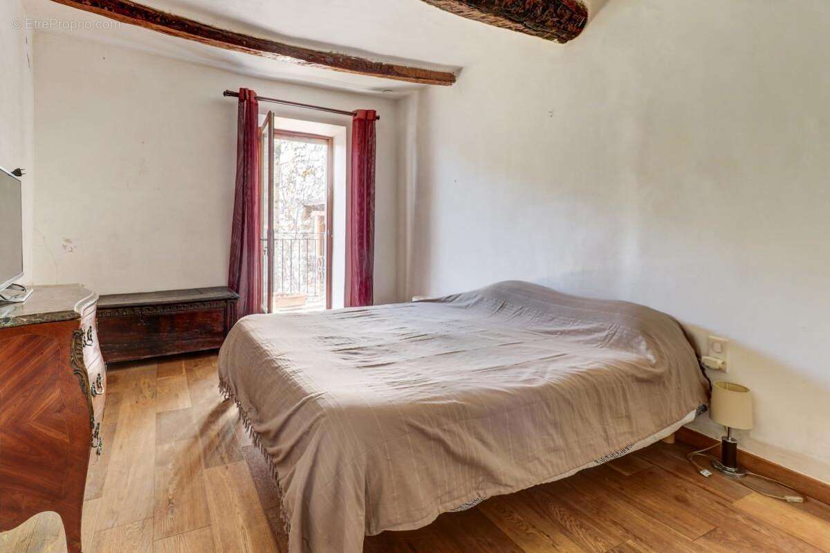 Appartement à PEILLON