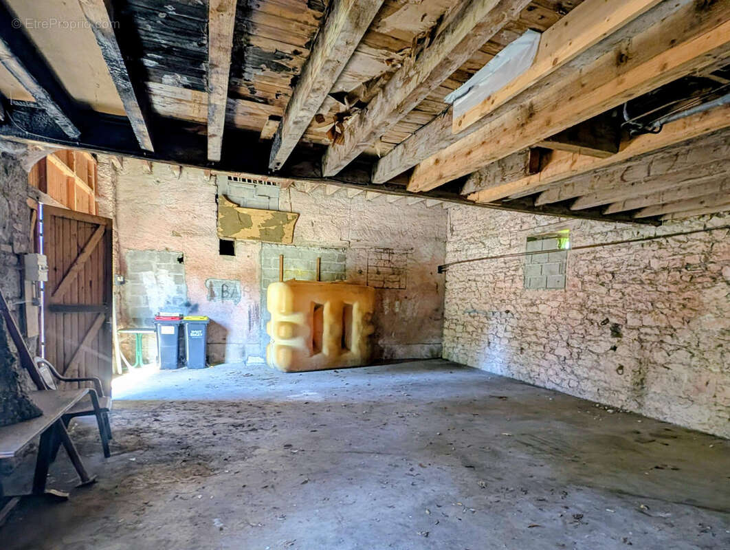 Tènement immobilier à rénover en bordure de la rivière d'Ain - photo 9