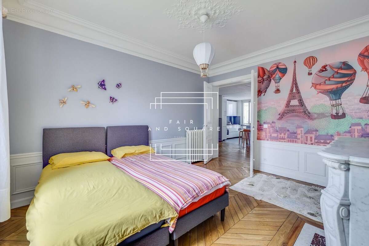 Appartement à NEUILLY-SUR-SEINE