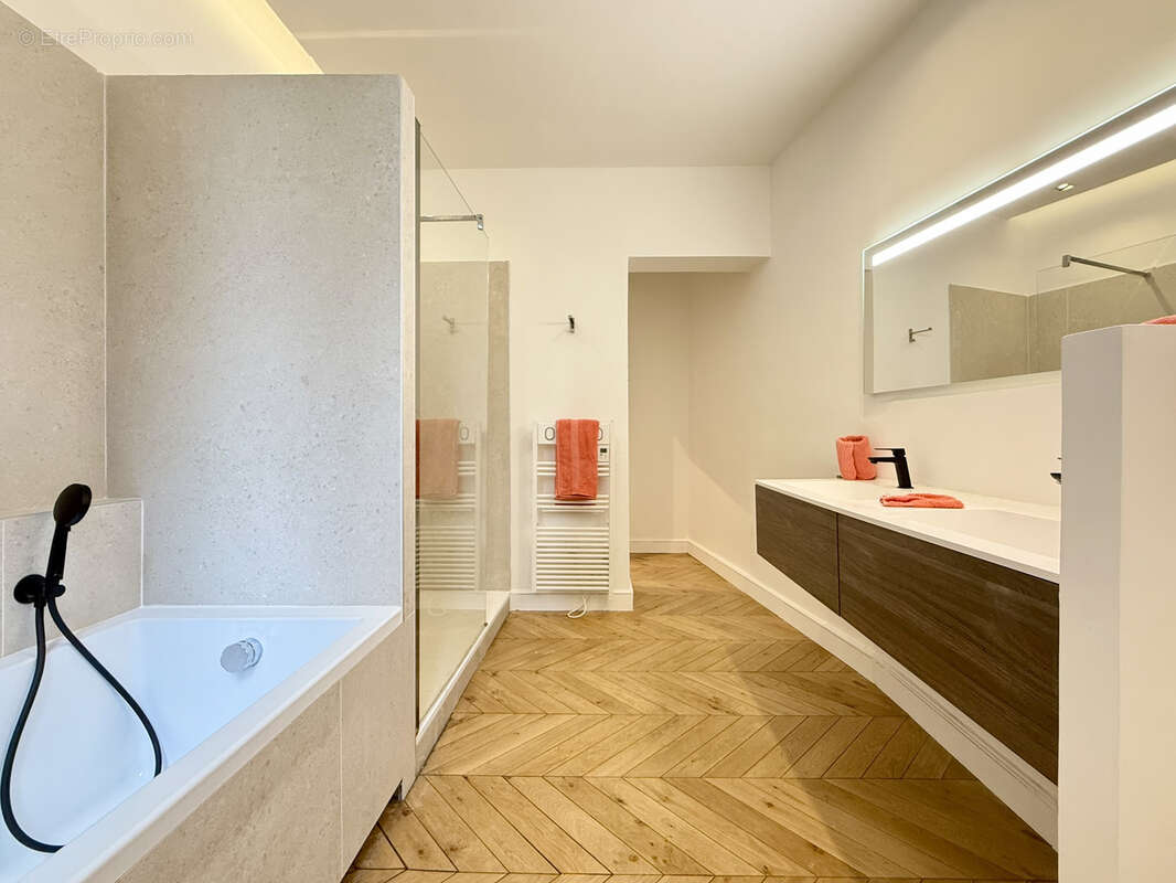 Appartement à MARSEILLE-8E