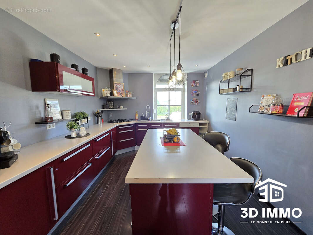 Maison à LEZ-FONTAINE