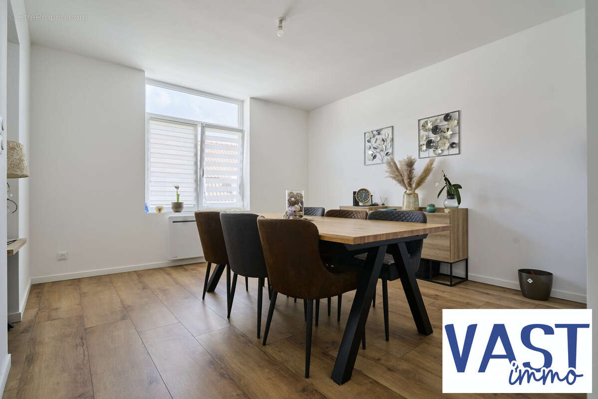 Appartement 270 m² à Wattrelos  - photo 4