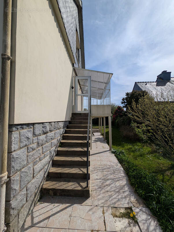 Maison à CLEGUER