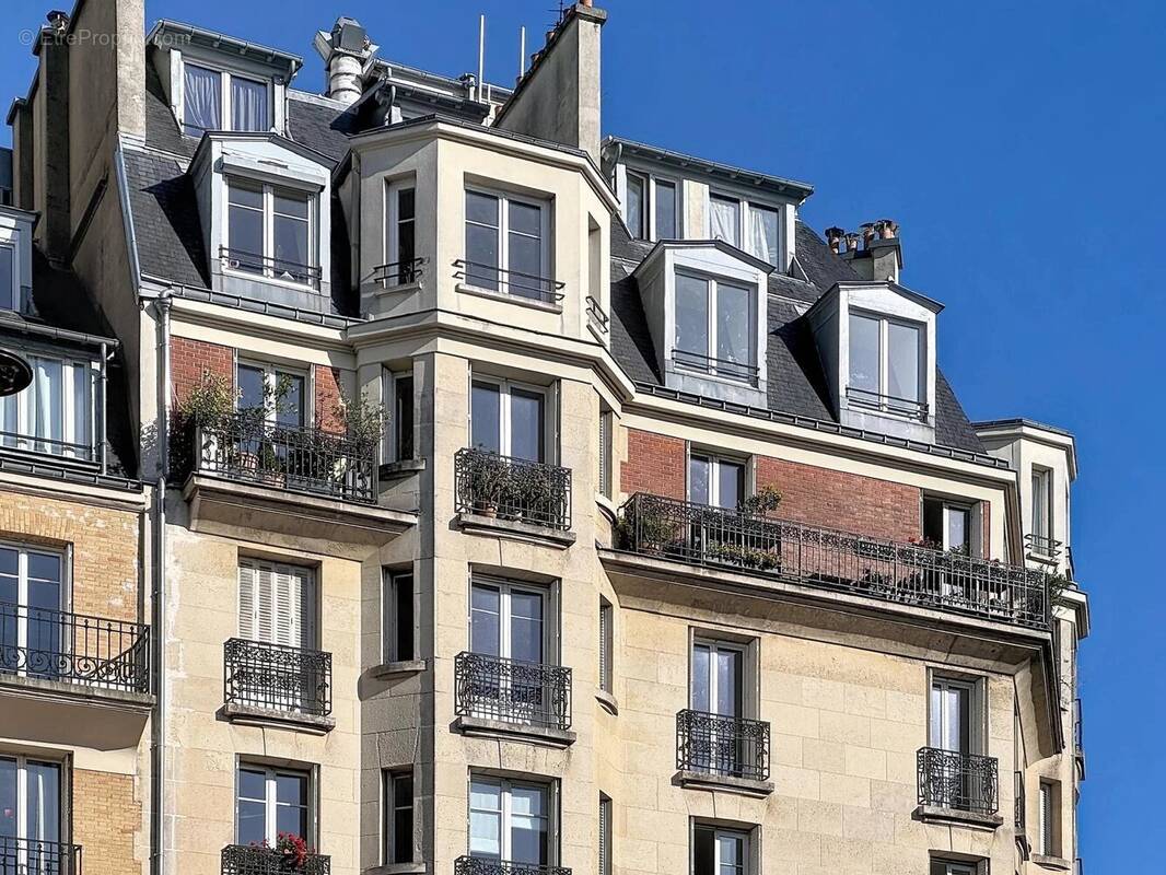 Appartement à PARIS-14E