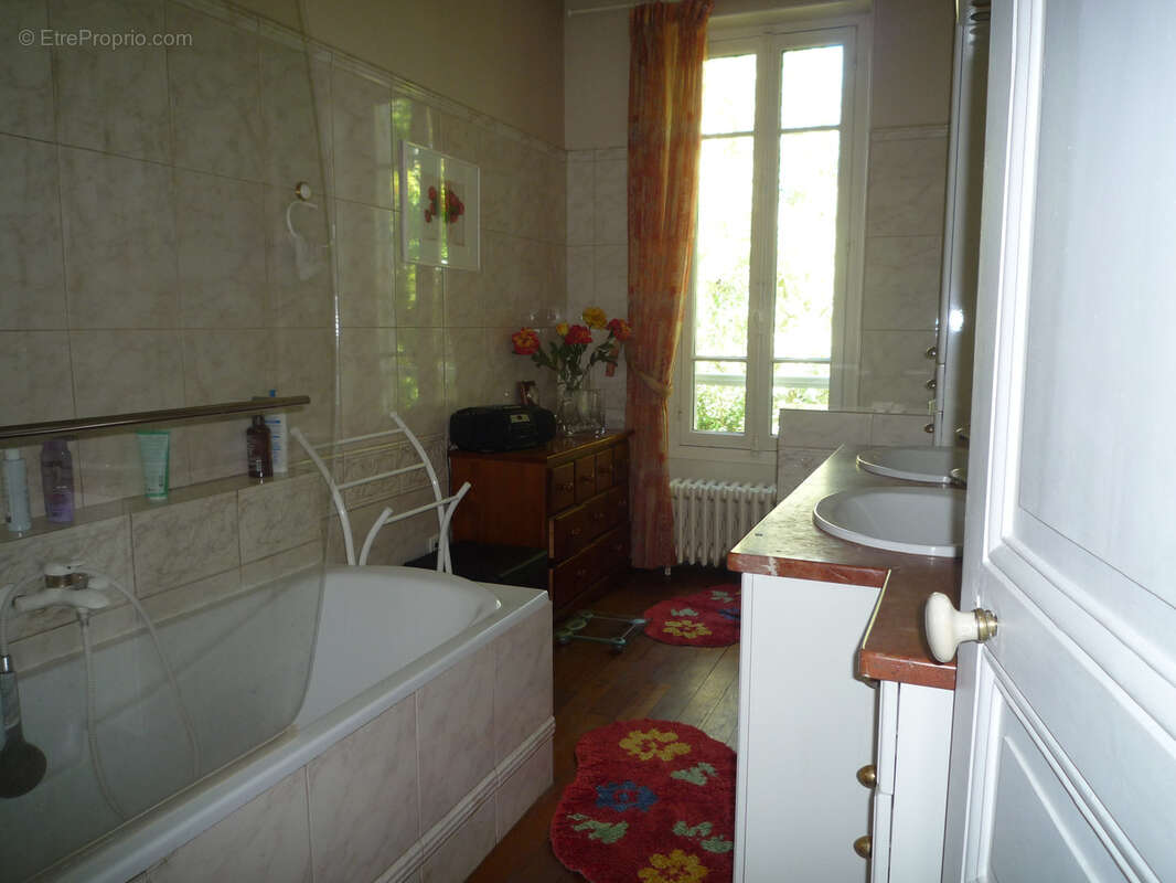 CHATEAU THIERRY  à vendre belle maison bourgeoise de 254 m2 dans un parc clos de 1372 m2 - photo 16